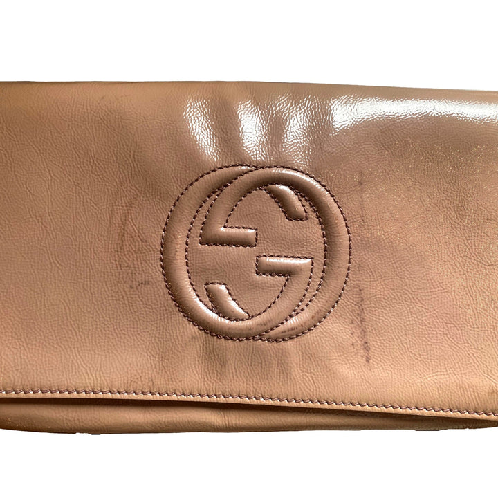 Gucci Soft Patent Medium Soho Clutch Dark Cipria